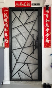 Black geometric design door gate
